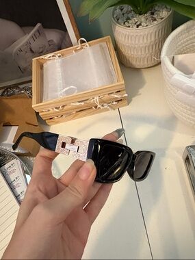Amazon Black Sunglasses with Silver Accent